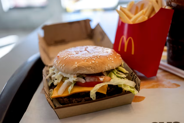 Tại sao McDonald's, Burger King vẫn chưa "chinh phục" được thị trường Việt Nam? - Ảnh 1