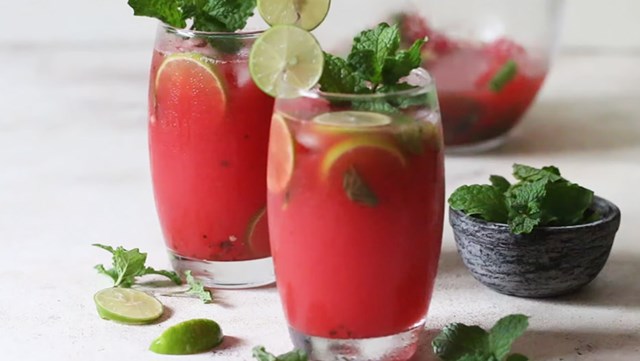 Giải nhiệt cực đỉnh với 5 m&#243;n uống dưa hấu cực chill - Ảnh 2