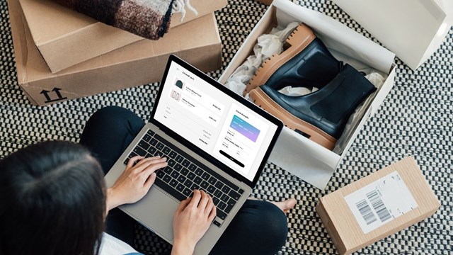 Mua sắm online: L&#224;n s&#243;ng mới th&#250;c đẩy nền kinh tế Việt Nam - Ảnh 1