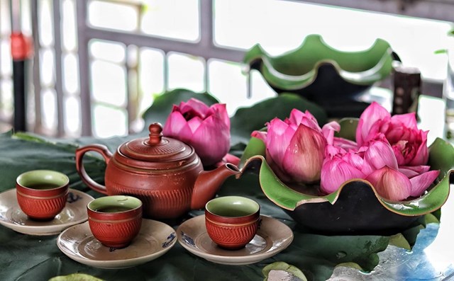 Tr&agrave; sen v&agrave; nghệ thuật thưởng tr&agrave; của người Việt &nbsp;