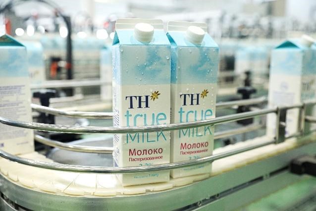 Sữa tươi TH true MILK c&oacute; chất lượng vượt trội với độ b&eacute;o 4% v&agrave; độ đạm 3,2% - c&oacute; thể xem l&agrave; cao nhất nước Nga. Kh&ocirc;ng chỉ phục vụ thị trường nội địa Nga với gần 145 triệu d&acirc;n, TH c&ograve;n hướng tới xuất khẩu sang c&aacute;c thị trường khu vực v&agrave; quốc tế như khối BRICS v&agrave; ch&acirc;u &Aacute; - Th&aacute;i B&igrave;nh Dương... Tập đo&agrave;n TH cũng đặt mục ti&ecirc;u ph&aacute;t triển c&aacute;c sản phẩm hữu cơ theo ti&ecirc;u chuẩn quốc tế tại Nga.