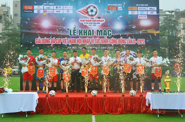 M&agrave;n ph&aacute;o hoa đ&atilde; ch&iacute;nh thức khai mạc Cup Việt Nam Hội nhập v&igrave; sức khỏe cộng đồng lần II - 2022.