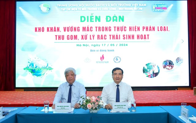 &Ocirc;ng Nguyễn Linh Ngọc &ndash; Chủ tịch Hội Nước sạch &amp; M&ocirc;i trường Việt Nam; &Ocirc;ng Nguyễn Văn To&agrave;n, Ph&oacute; Chủ tịch Hội Nước sạch &amp; M&ocirc;i trường Việt Nam, Tổng Bi&ecirc;n tập Tạp ch&iacute; M&ocirc;i trường v&agrave; Cuộc sống chủ tr&igrave; buổi thảo luận.&nbsp;&nbsp;