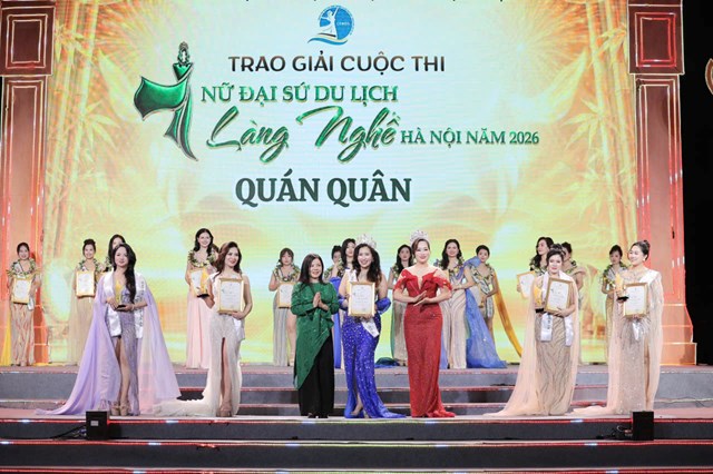 Khoảng khắc vinh danh c&aacute;c nữ đại sứ Du lịch L&agrave;ng nghề H&agrave; Nội năm 2026 &nbsp;
