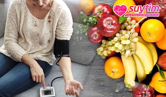 Bệnh cao huyết &aacute;p n&ecirc;n ăn tr&aacute;i c&acirc;y g&igrave; l&agrave; mối quan t&acirc;m của hầu hết người bệnh. Ảnh minh họa