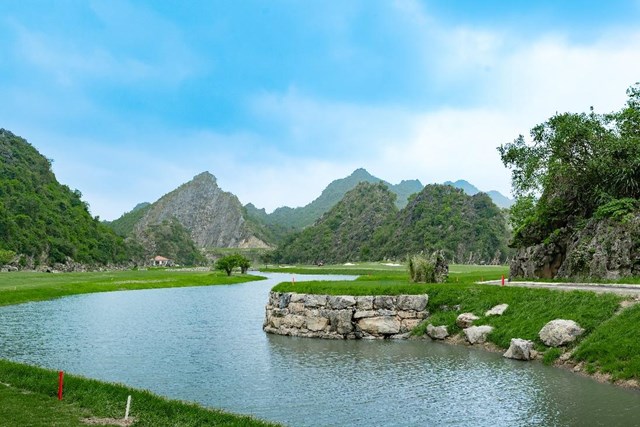 Thiết kế s&acirc;n Canyon Course được t&iacute;nh to&aacute;n tăng độ thử th&aacute;ch v&agrave; tạo cảm x&uacute;c &nbsp;