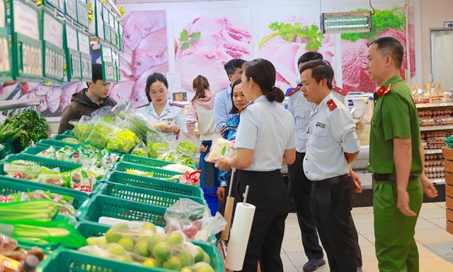 Kiểm so&aacute;t an to&agrave;n thực phẩm: Tr&aacute;ch nhiệm kh&ocirc;ng chỉ của ri&ecirc;ng ai &nbsp;