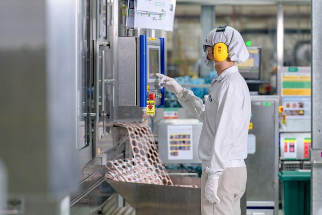 Đầu tư v&agrave;o c&ocirc;ng nghệ chế biến hiện đại gi&uacute;p Nestl&eacute; c&oacute; thể gia tăng xuất khẩu sản phẩm sang c&aacute;c thị trường kh&oacute; t&iacute;nh với gi&aacute; trị cao hơn. &nbsp;