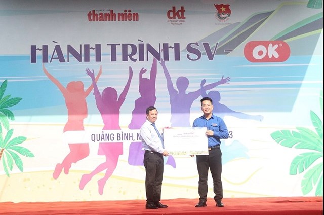 Hưởng ứng Năm chuyển đổi số các hoạt động của tổ chức Đoàn, Tạp chí Thanh niên tặng 10.000 thẻ thư viện điện tử số 100 năm cho ĐVTN tỉnh Quảng Bình