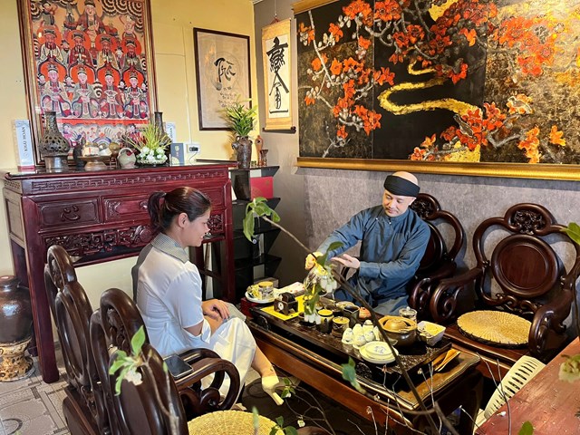 Hương tr&#224; v&#224; hồn phố: Thư Tr&#224; Qu&#225;n v&#224; h&#224;nh tr&#236;nh &quot;thắp s&#225;ng&quot; gi&#225; trị văn h&#243;a từ nh&#224; tập thể - Ảnh 11