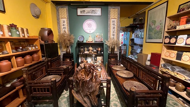 Hương tr&#224; v&#224; hồn phố: Thư Tr&#224; Qu&#225;n v&#224; h&#224;nh tr&#236;nh &quot;thắp s&#225;ng&quot; gi&#225; trị văn h&#243;a từ nh&#224; tập thể - Ảnh 5