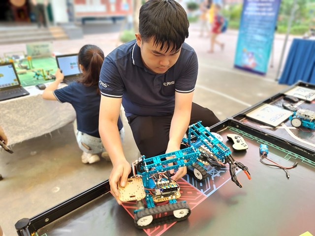 Ng&#224;y hội STEAM Robotics: Giải đấu TERIS Robotics Championship 2023 tại trường TH L&#253; Th&#225;i Tổ - Ảnh 8