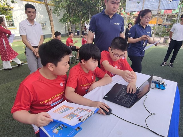 Ng&#224;y hội STEAM Robotics: Giải đấu TERIS Robotics Championship 2023 tại trường TH L&#253; Th&#225;i Tổ - Ảnh 4