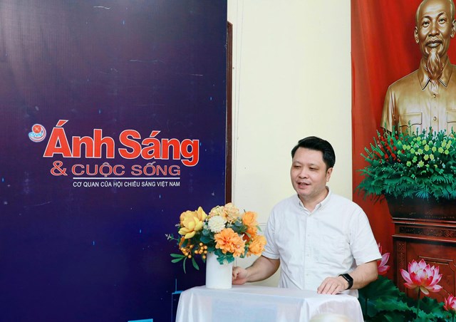 Đồng ch&iacute; Nguyễn Anh Tuấn, B&iacute; thư Đảng ủy Bộ phận, Hapulico, Ph&oacute; chủ tịch Hội Chiếu s&aacute;ng Việt Nam ph&aacute;t biểu, chỉ đạo Đại hội.