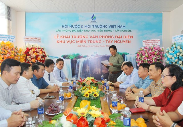 To&agrave;n cảnh lễ ra mắt văn ph&ograve;ng