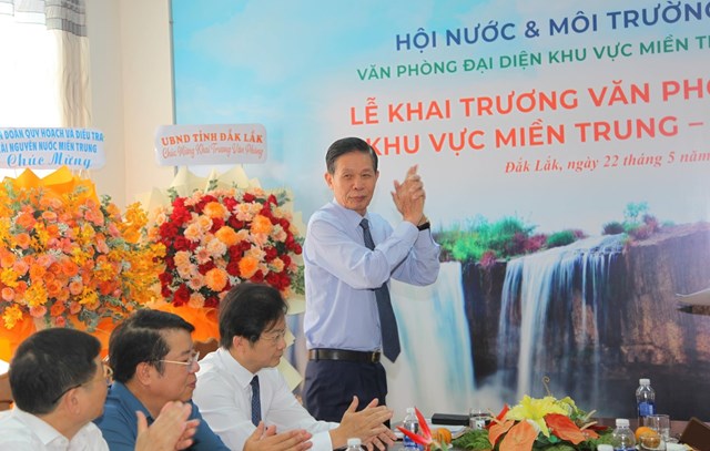 &Ocirc;ng Chu Phạm Ngọc Hiển &ndash; Chủ tịch Hội Nước v&agrave; M&ocirc;i trường Việt Nam, nguy&ecirc;n Thứ trưởng Bộ T&agrave;i nguy&ecirc;n v&agrave; M&ocirc;i trường tại lễ khai trương văn ph&ograve;ng