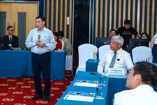 Ph&oacute; Chủ tịch Hiệp hội Năng lượng Việt Nam Nguyễn Văn Vy chia sẻ tại Diễn đ&agrave;n