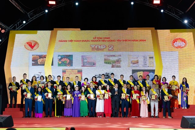 Gạo Hapro Đồng V&agrave;ng đặc biệt được vinh dự lọt TOP 2 tại lễ t&ocirc;n vinh &ldquo;H&agrave;ng Việt Nam được người ti&ecirc;u d&ugrave;ng y&ecirc;u th&iacute;ch&rdquo; năm 2024. &nbsp;