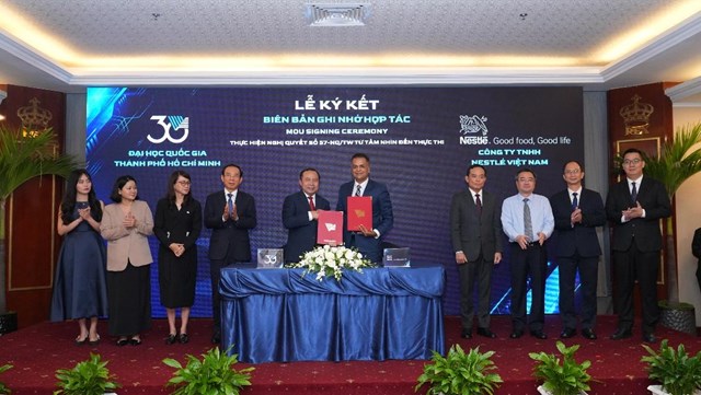 Nestl&eacute; Việt Nam v&agrave; Đại học Quốc gia TP.HCM đ&atilde; k&yacute; kết hợp t&aacute;c thực thi m&ocirc; h&igrave;nh &ldquo;3 nh&agrave;&rdquo; &nbsp;