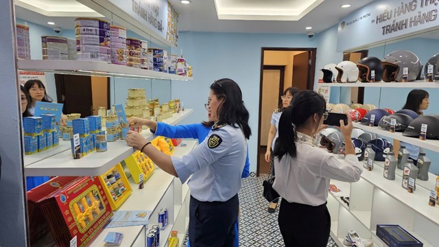H&#224;ng giả, gi&#225; thật: C&#225;i gi&#225; phải trả cho sự nhẹ dạ - Ảnh 1