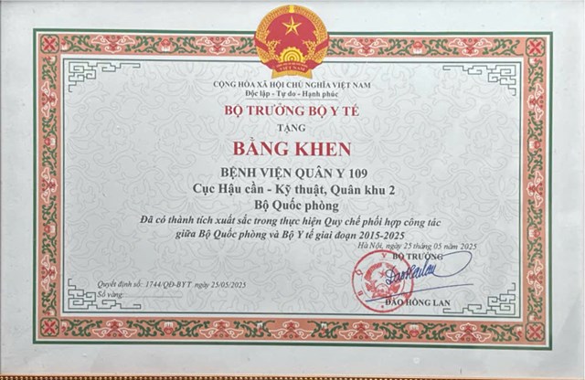 Bệnh viện được Bộ Y tế tặng Bằng khen tại Hội nghị tổng kết 10 năm thực hiện Quy chế phối hợp c&ocirc;ng t&aacute;c giữa Bộ Quốc ph&ograve;ng v&agrave; Bộ Y tế &nbsp;
