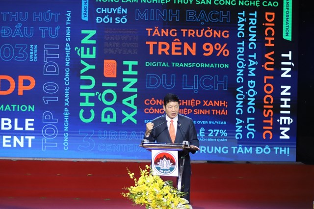 Chủ tịch HĐQT Tập đoàn FPT Trương Gia Bình phát biểu tại Hội nghị công bố Quy hoạch tỉnh thời kỳ 2021-2030, tầm nhìn đến năm 2050 và xúc tiến đầu tư vào Hà Tĩnh.