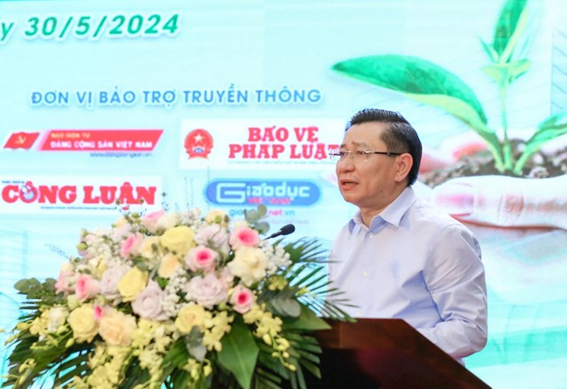 PGS.TS Ho&agrave;ng Anh Huy - B&iacute; thư Đảng ủy, Hiệu trưởng&nbsp;Trường Đại học T&agrave;i nguy&ecirc;n v&agrave; M&ocirc;i trường H&agrave; Nội ph&aacute;t biểu tại sự kiện