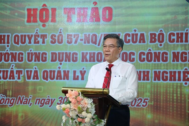 &Ocirc;ng Dương Minh Dũng, Ph&oacute; Chủ tịch UBND tỉnh Đồng Nai ph&aacute;t biểu tại hội thảo &nbsp;
