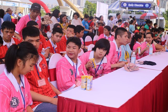 “Ngày hội kết nối nhân ái vì trẻ em”: Lan tỏa yêu thương, đồng hành cùng trẻ em yếu thế - Ảnh 1