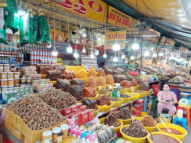 Thương mại truyền thống trước ng&#227; rẽ số h&#243;a: Chuyển m&#236;nh hay biến mất? - Ảnh 1