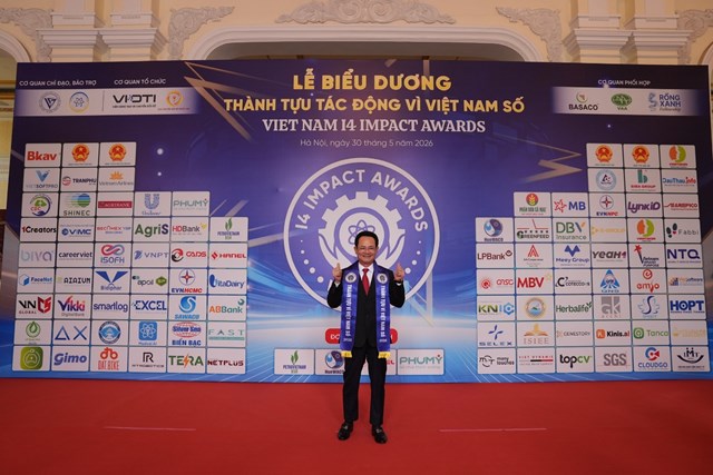 Tổng Gi&aacute;m đốc Nguyễn Đức Thiện chia sẻ về h&agrave;nh tr&igrave;nh đổi mới s&aacute;ng tạo v&agrave; chuyển đổi số &nbsp;
