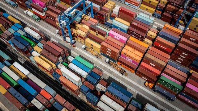 Hoạt động logistics truyền thống. Ảnh: T&amp;T Group &nbsp;