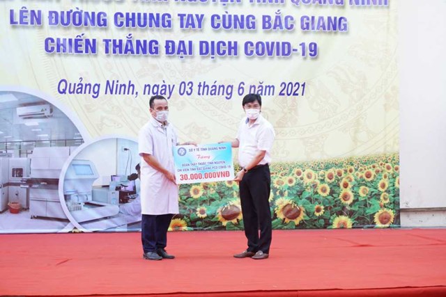 Quảng Ninh tiếp tục chi viện 20 y, b&#225;c sĩ v&#224; thiết bị y tế hỗ trợ Bắc Giang chống dịch - Ảnh 4