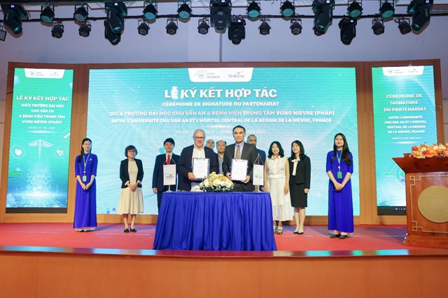 (Nghi thức k&yacute; kết thỏa thuận hợp t&aacute;c) &nbsp;