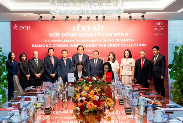 Lễ k&yacute; kết hợp đồng quản l&yacute; vận h&agrave;nh dự &aacute;n Diamond Crown Westlake by The Crest Collection giữa Tập đo&agrave;n DOJI v&agrave; Tập đo&agrave;n The Ascott Limited. &nbsp;