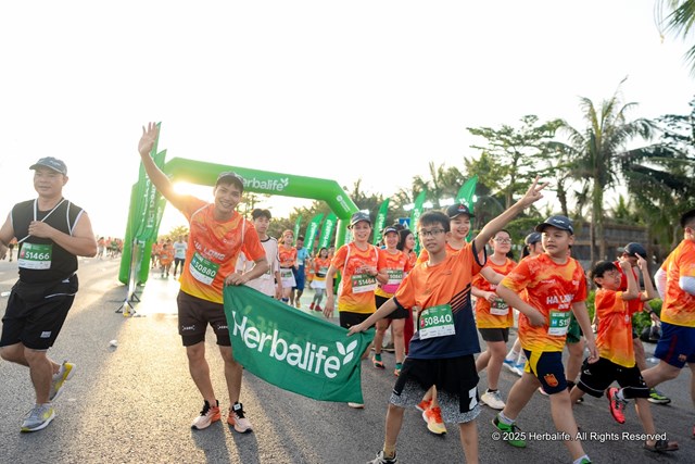Herbalife Việt Nam đồng h&#224;nh c&#249;ng giải chạy VnExpress Marathon Hạ Long năm thứ ba  - Ảnh 5