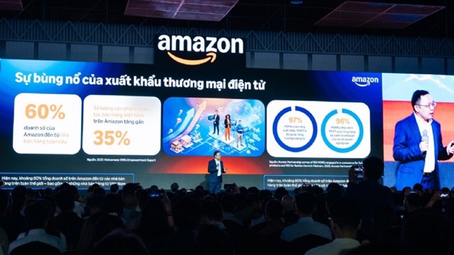 &Ocirc;ng Larry Hu, Gi&aacute;m đốc điều h&agrave;nh Amazon Global Selling Đ&ocirc;ng Nam &Aacute;, khẳng định sẽ triển khai c&aacute;c chiến lược tăng trưởng theo ng&agrave;nh h&agrave;ng để th&uacute;c đẩy xuất khẩu trực tuyến của Việt Nam