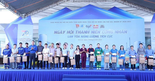 Những m&oacute;n qu&agrave; g&oacute;p phần chăm lo, tiếp th&ecirc;m động lực cho lực lượng thanh ni&ecirc;n c&ocirc;ng nh&acirc;n Gia Lai