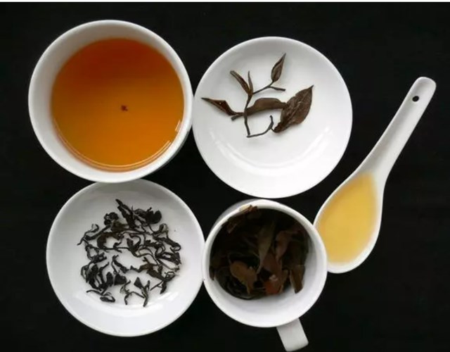 Trà Đông Phương Mỹ Nhân giàu polyphenol, đặc biệt catechin, giúp chống oxy hóa, ngăn ngừa lão hóa hiệu quả.