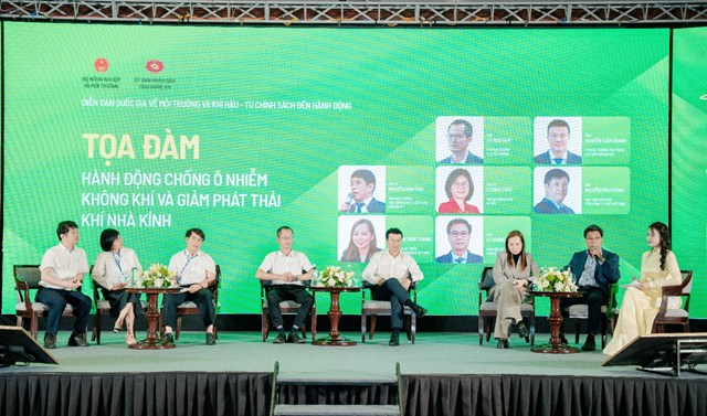 Tọa đ&agrave;m &ldquo;H&agrave;nh động chống &ocirc; nhiễm kh&ocirc;ng kh&iacute; v&agrave; giảm ph&aacute;t thải kh&iacute; nh&agrave; k&iacute;nh&rdquo; diễn ra trong khu&ocirc;n khổ Diễn đ&agrave;n quốc gia về M&ocirc;i trường v&agrave; Kh&iacute; hậu 2026 (Ảnh: VN). &nbsp;