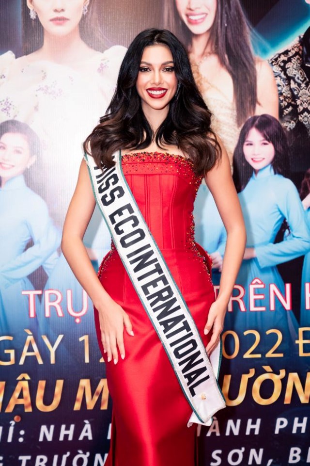 Đương kim Miss Eco International Kathleen Paton - Hoa hậu Sinh thái quốc tế 2022