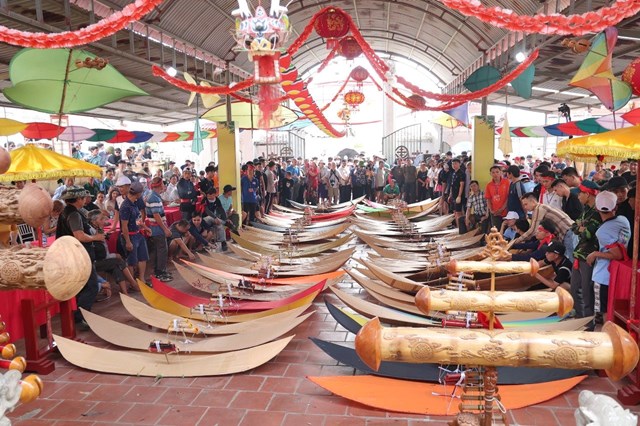 Nghề làm diều sáo làng Bá Dương Nội (xã Hồng Hà, huyện Đan Phượng) được công nhận danh hiệu Làng nghề truyền thống Hà Nội. Ảnh nguồn internet