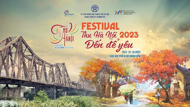 Festival Thu Hà Nội năm 2023 với chủ đề “Thu Hà Nội - Đến để yêu” đã đưa Hà Nội đến gần hơn với du khách trong và ngoài nước. Ảnh: HPA.