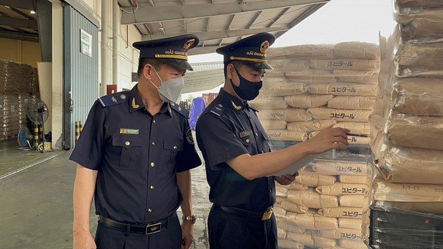 Cục Hải quan Tp. Hồ Ch&iacute; Minh Th&aacute;o gỡ vướng mắc cho doanh nghiệp xuất, nhập khẩu. &nbsp;