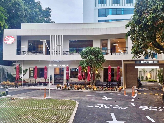 Drive Thru là bài toán vận hành phức tạp, và Highlands đang nghiêm túc thử nghiệm mô hình này tại TP.HCM trước khi mở rộng quy mô.