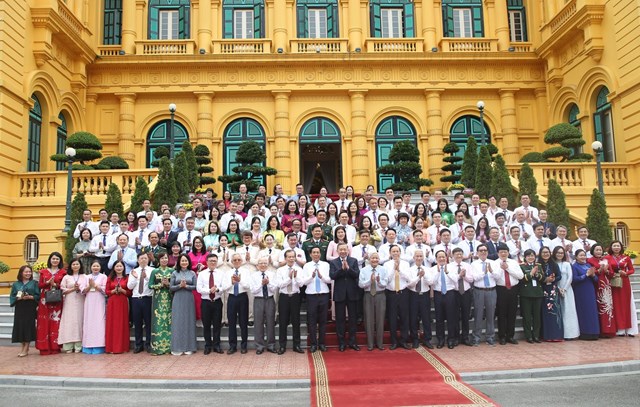 Đồng ch&iacute;&nbsp;Tổng B&iacute; thư, Chủ tịch nước T&ocirc; L&acirc;m gặp mặt 101 nh&agrave; b&aacute;o ti&ecirc;u biểu, đoạt Giải B&aacute;o ch&iacute; Quốc gia qua c&aacute;c năm, nh&acirc;n dịp Kỷ niệm 101 năm Ng&agrave;y B&aacute;o ch&iacute; c&aacute;ch mạng Việt Nam (21/6/1925-21/6/2026).&nbsp;Ảnh: Hiền H&ograve;a