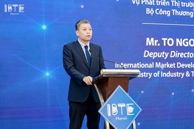 &Ocirc;ng T&ocirc; Ngọc Sơn, Ph&oacute; Vụ trưởng Vụ Ph&aacute;t triển thị trường nước ngo&agrave;i (Bộ C&ocirc;ng Thương Việt Nam) &nbsp; &nbsp;