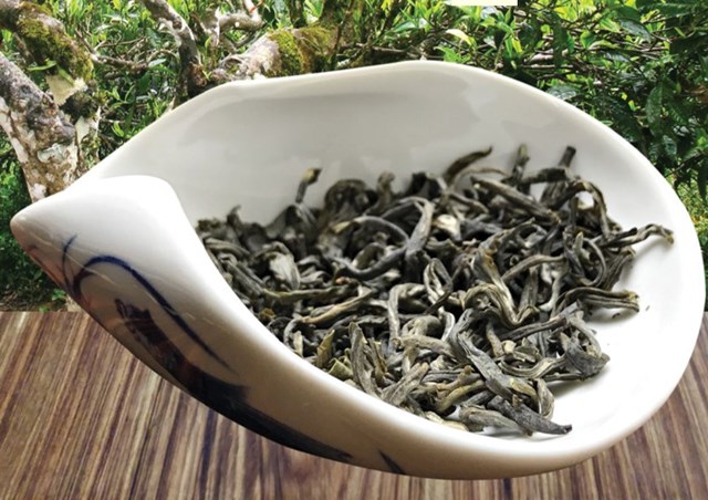 Trà Việt quen thuộc khắp ba miền nhưng chính sự phổ biến ấy lại khiến trà dễ bị làm giả, pha trộn, gây khó cho người tiêu dùng. Ảnh minh họa