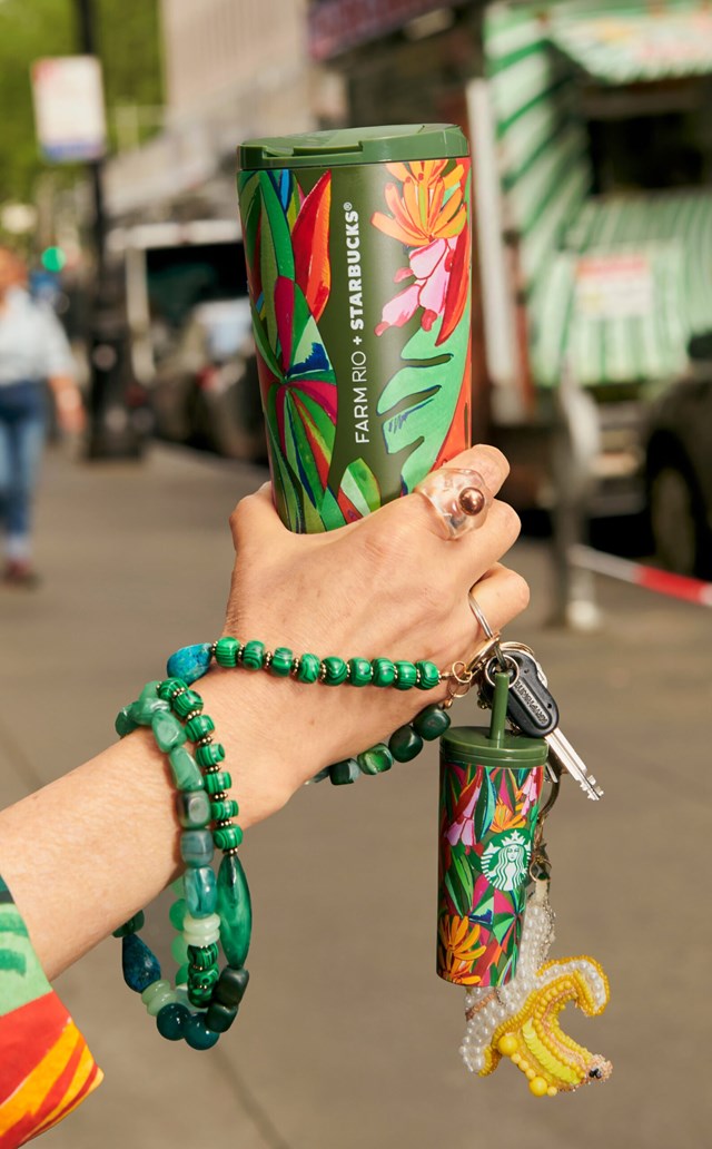 Starbucks &amp; FARM Rio: H&#232; 2025 trở n&#234;n sống động hơn bao giờ hết - Ảnh 7