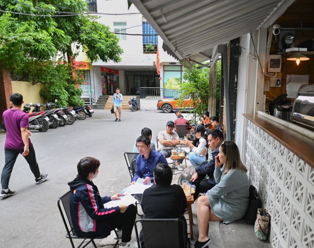 Chiến lược mặt bằng nay tập trung tối ưu hiệu quả giữa chi phí thuê và tiềm năng doanh thu, thay vì chỉ đơn thuần cắt giảm.
